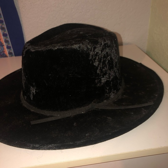 Forever 21 Accessories - Velvet Wide Brim Hat